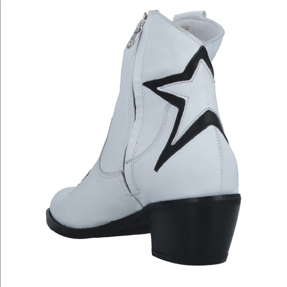 Ankle Boot - Picture 3 of 4